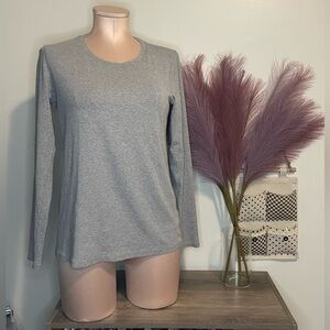 Uniqlo Women's Grey Long Sleeve Shirt - Size: Medium